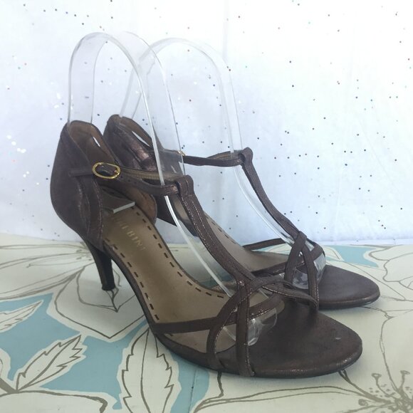Gianni Bini Bronze Metallic Leather T strap Sandal - Size 6.5 Y2K Dressy Heels - Picture 1 of 9